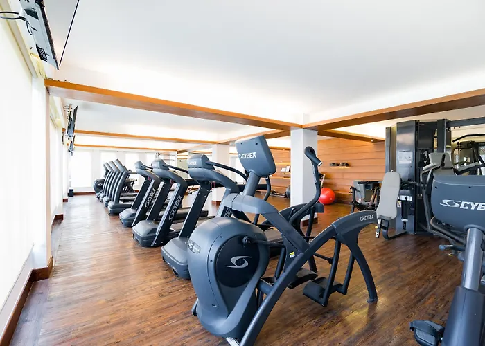 Hotel Himalaya - Your Business & Leisure Retreat