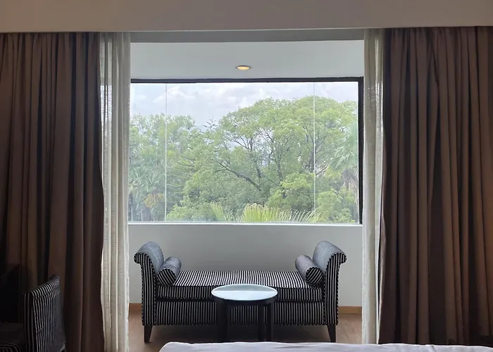Hotel Himalaya - Your Business & Leisure Retreat 5*