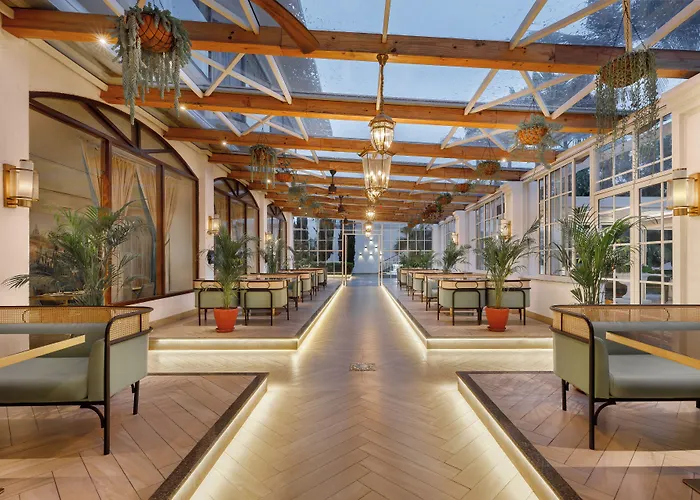 Hotel Himalaya - Your Business & Leisure Retreat